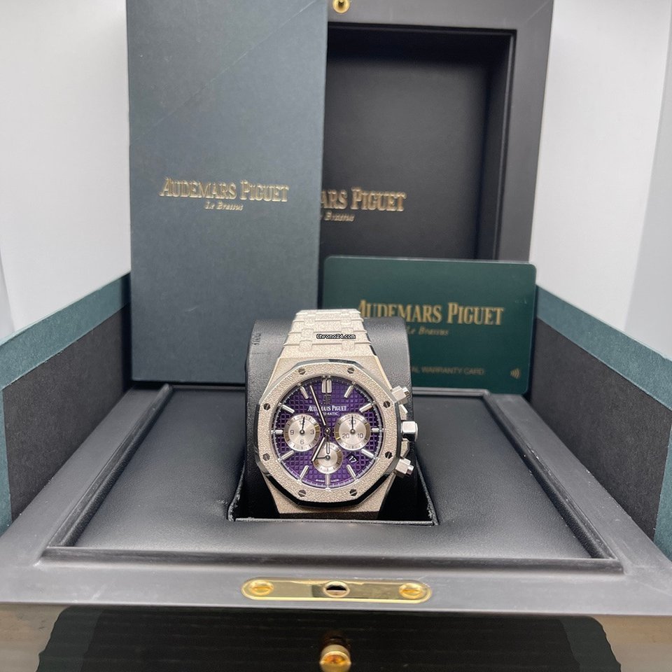 IMG_9081 Audemars Piguet Royal Oak Chronograph Mens watch Unisex Automatic White gold 26331BC.GG.1224BC.01 Replica 7