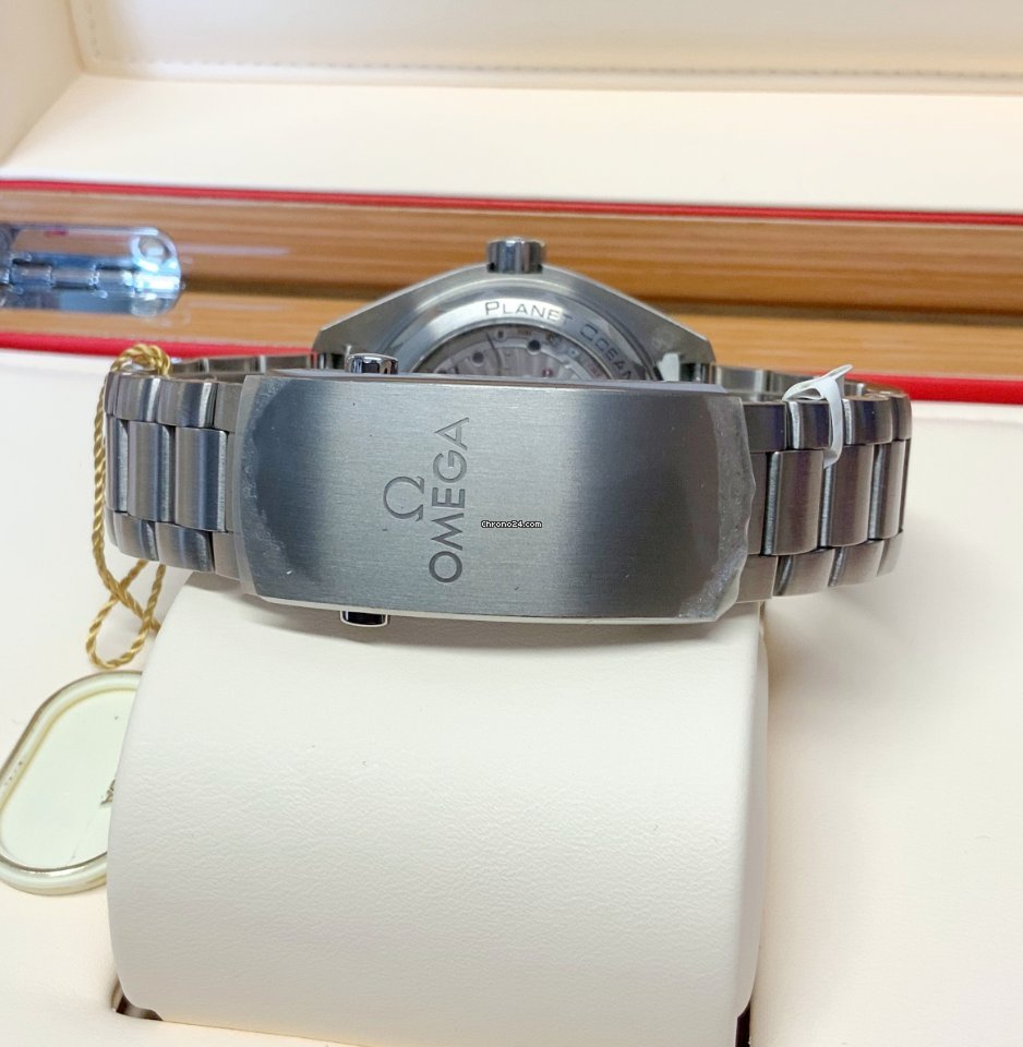 Omega Seamaster Planet Ocean Mens watch Unisex Automatic Titanium 215.90.44.21.99.001 Replica 7