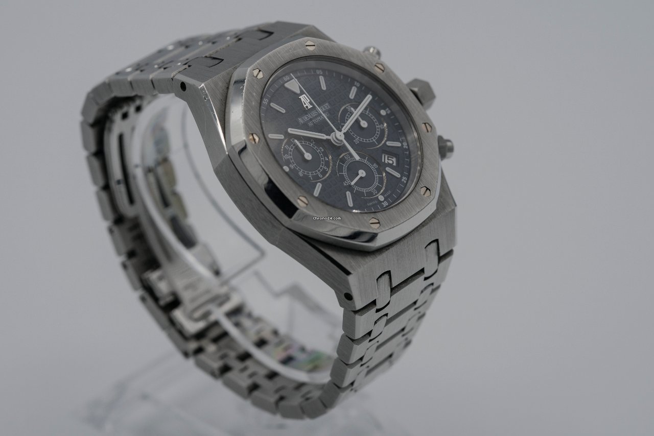 IMG_9081 Audemars Piguet Royal Oak Chronograph Steel 26300ST.OO.1110ST.04 Replica 7