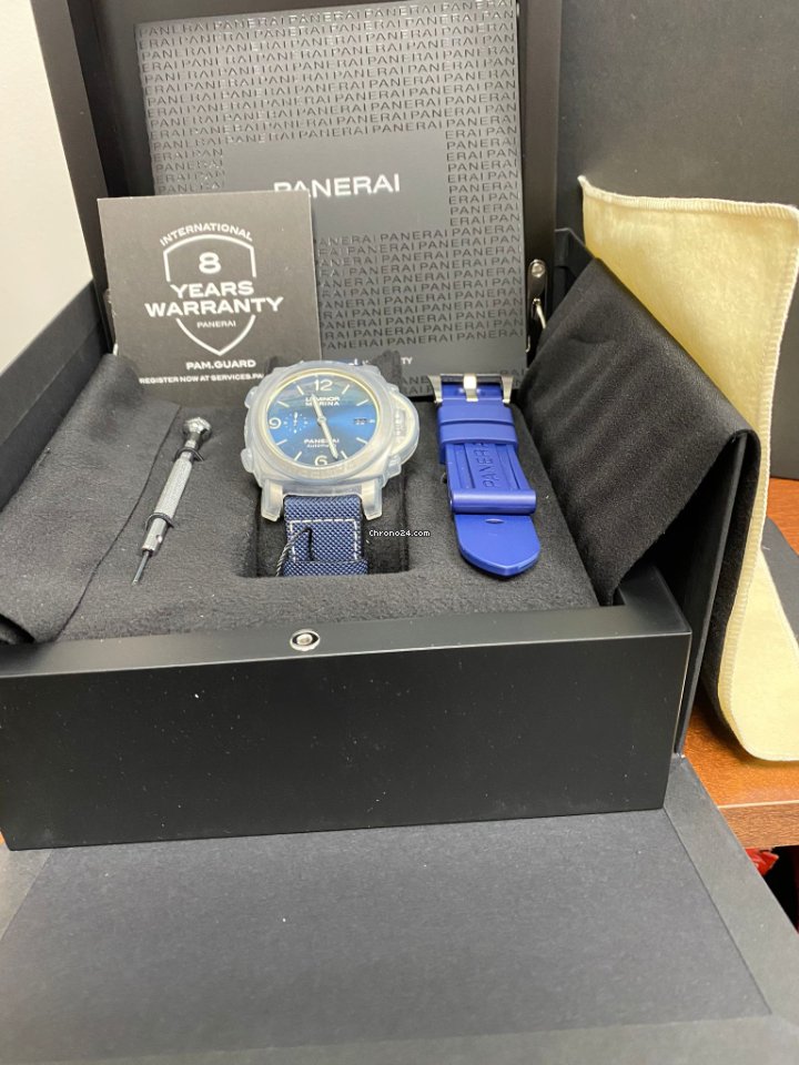 Panerai Luminor Marina Mens watch Unisex Automatic Titanium PAM 01117 Replica 7