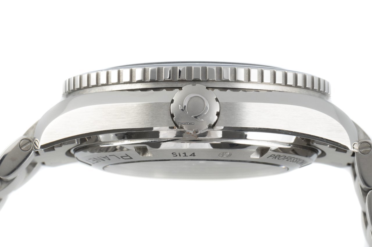 Omega Seamaster Planet Ocean Mens watch Unisex Automatic Titanium 232.90.46.21.03.001 Replica 7