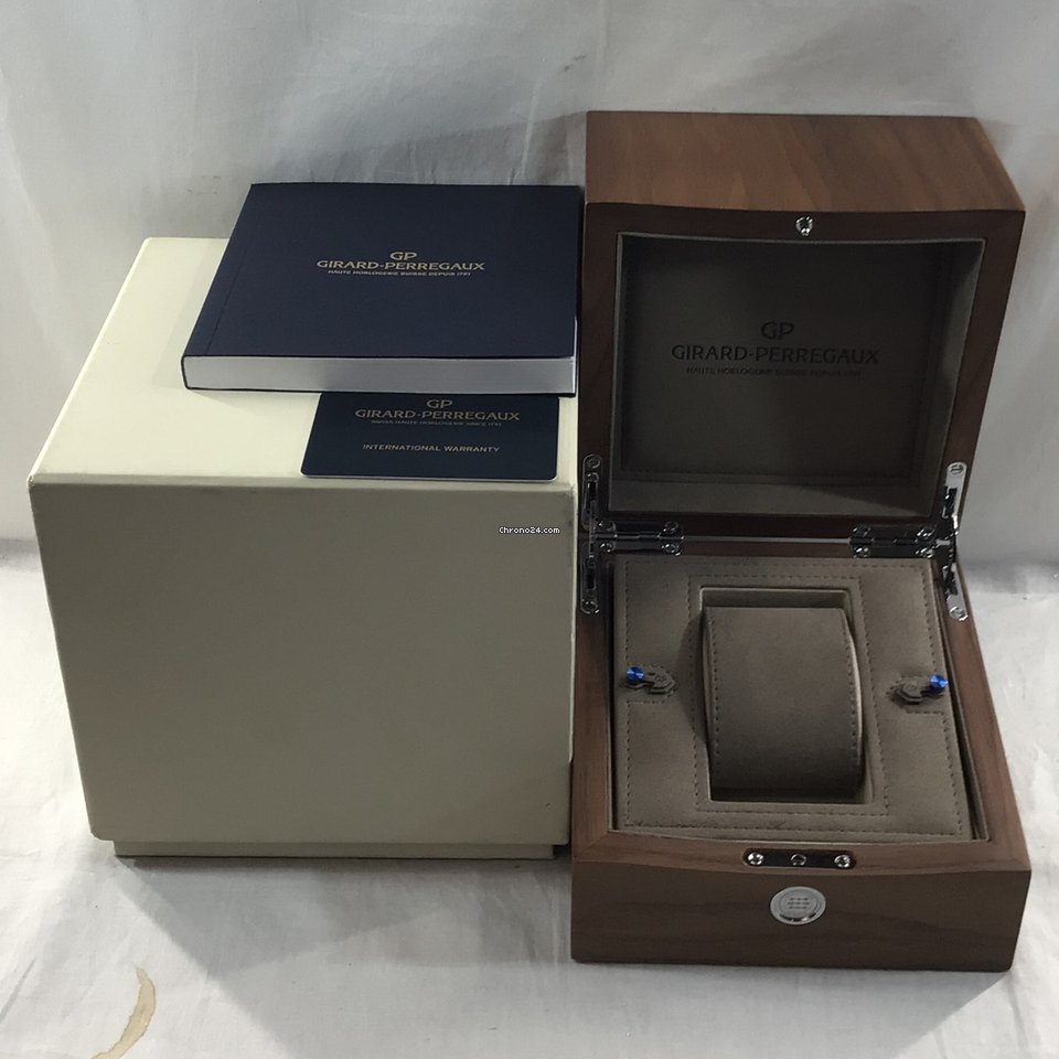 IMG_9081 Girard Perregaux Laureato Mens watch Unisex Automatic Steel 81010-11-1748-11A Replica 7