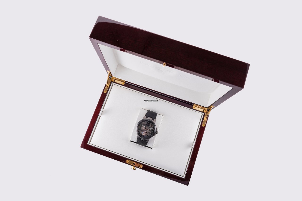 IMG_9081 Ulysse Nardin Executive Skeleton Tourbillon Mens watch Unisex Manual winding Titanium 1713-139 43 Replica 7