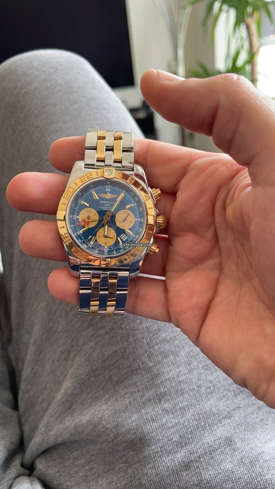 IMG_9081 Breitling Chronomat 44 GMT Mens watch Unisex Gold Steel CB042012 C858 Replica 7