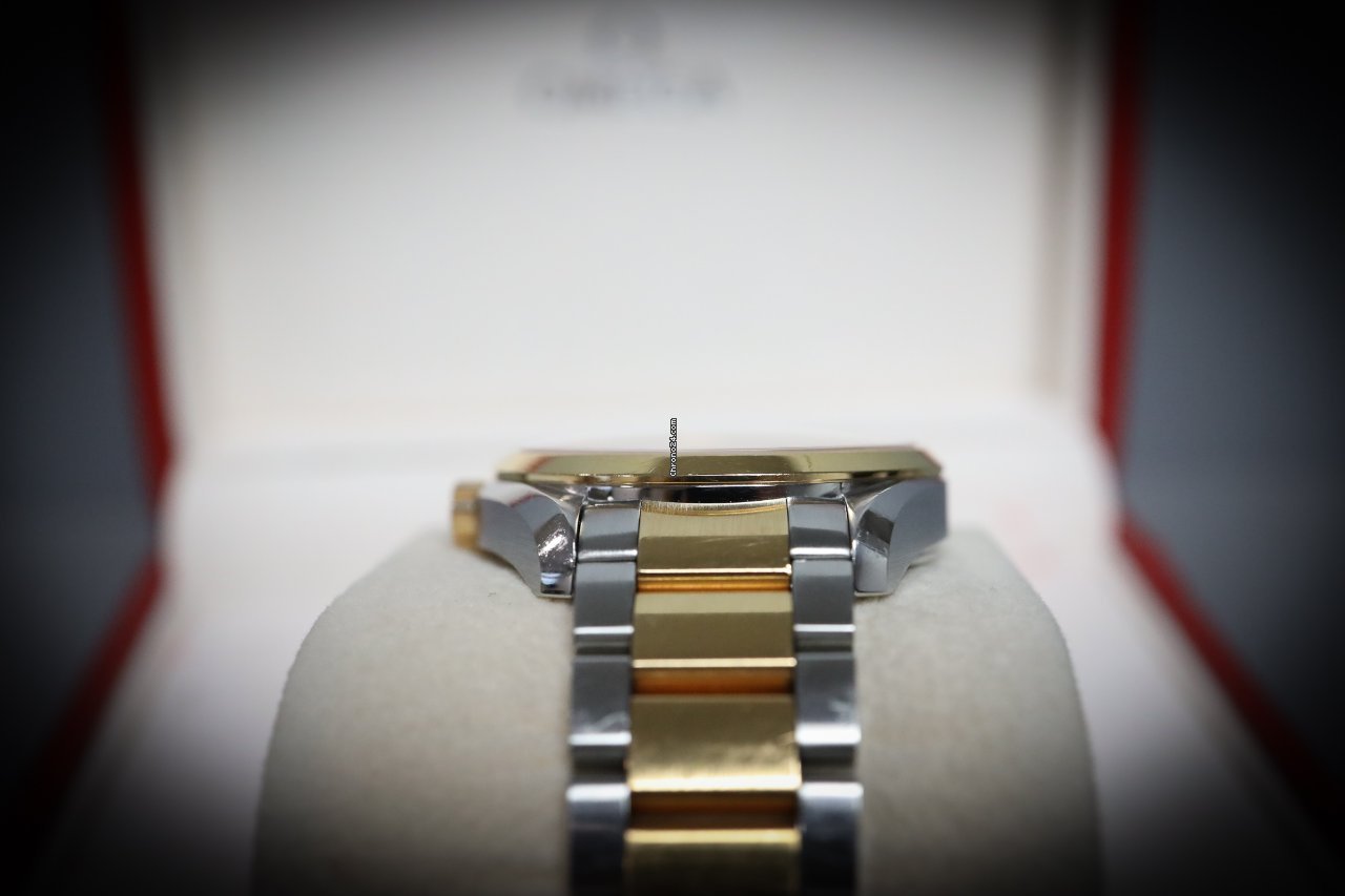 Omega Seamaster Aqua Terra Mens watch Unisex Automatic Gold Steel 231.20.42.21.06.001 Replica 7