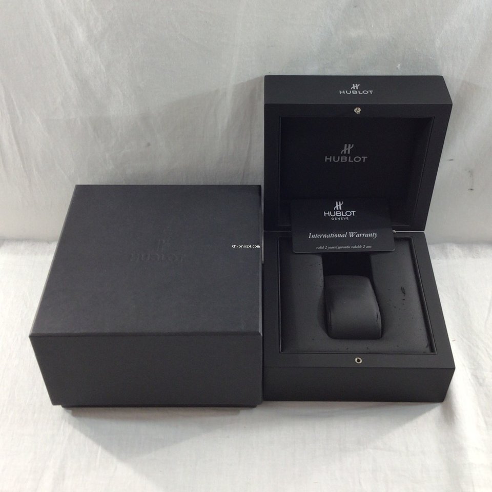 IMG_9081 Hublot Classic Fusion 45, 42, 38, 33 mm Mens watch Unisex Automatic Ceramic 542.CM.1770.CM Replica 7