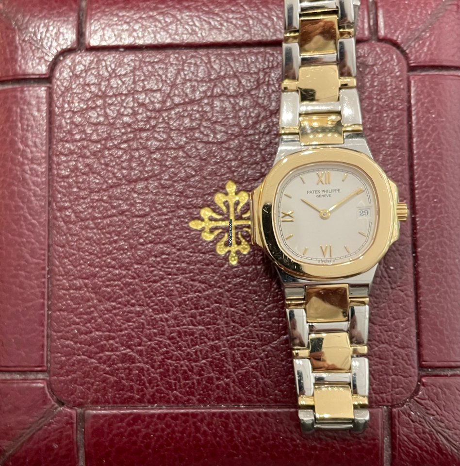 IMG_9081 Patek Philippe Nautilus Womens watch Quartz Gold Steel 4700 061 Replica 7