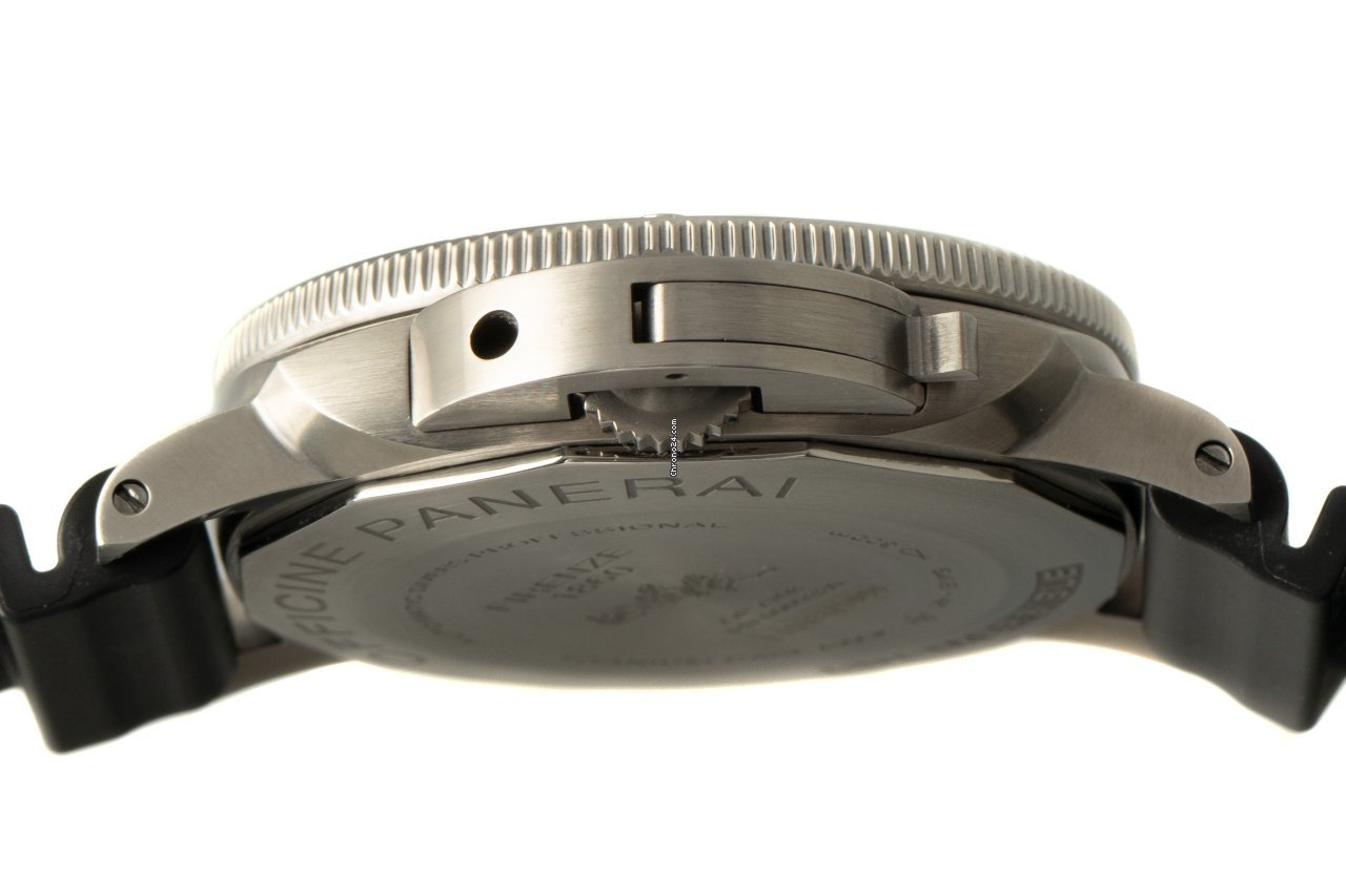 Panerai Luminor Submersible Mens watch Unisex Automatic Titanium PAM00692 Replica 7