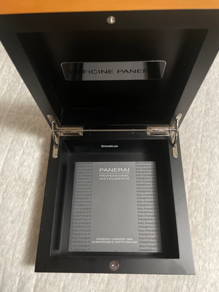 Panerai Luminor Submersible 1950 Depth Gauge Mens watch Unisex Automatic Titanium PAM 00193 Replica 7