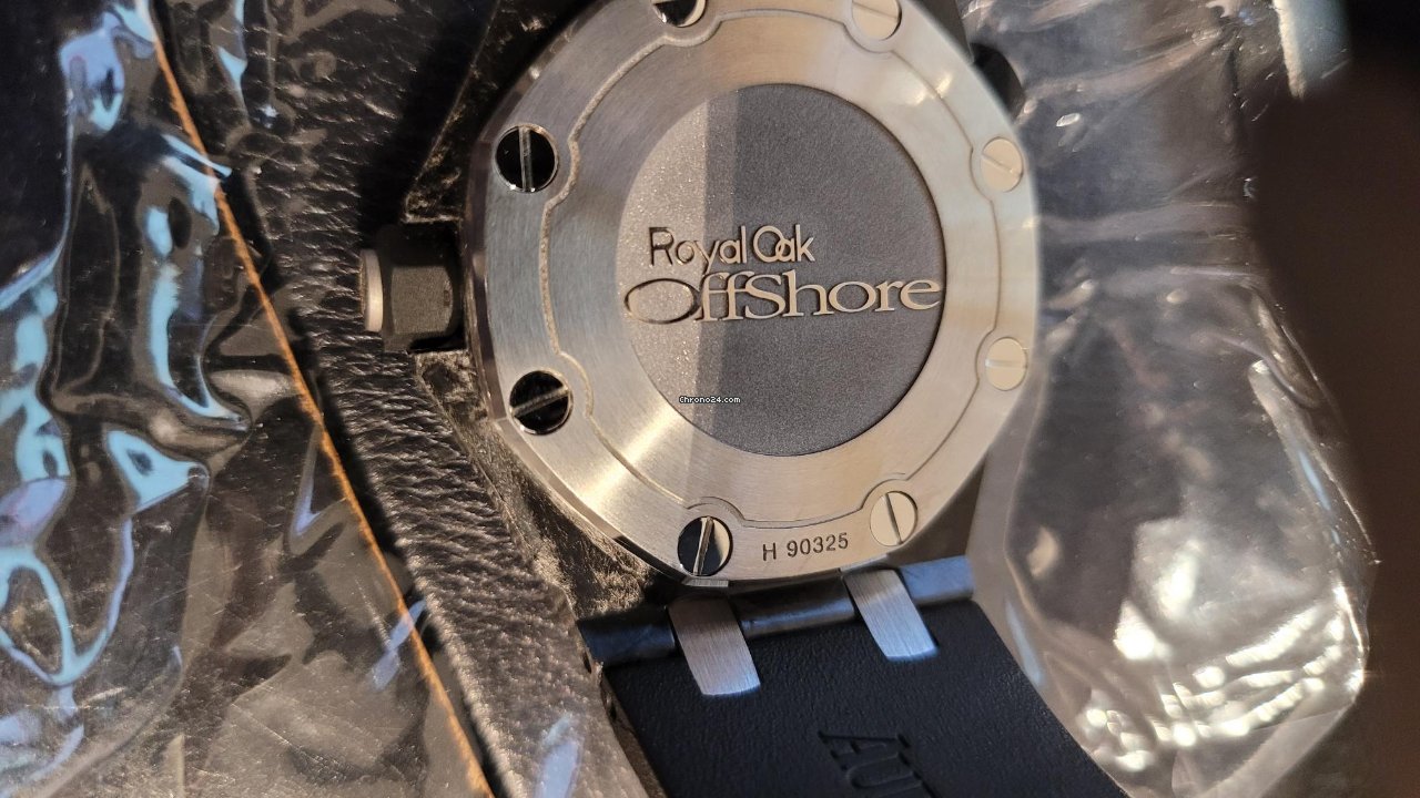 IMG_9081 Audemars Piguet Royal Oak Offshore Diver Mens watch Unisex Automatic Carbon 15706AU.00.A002CA.01 Replica 7