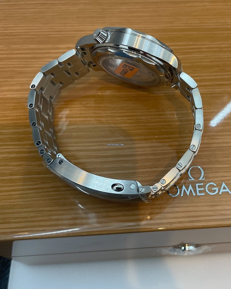 IMG_9081 Omega Seamaster Diver 300 M Mens watch Unisex Automatic Steel 210.30.42.20.03.001 Replica 7