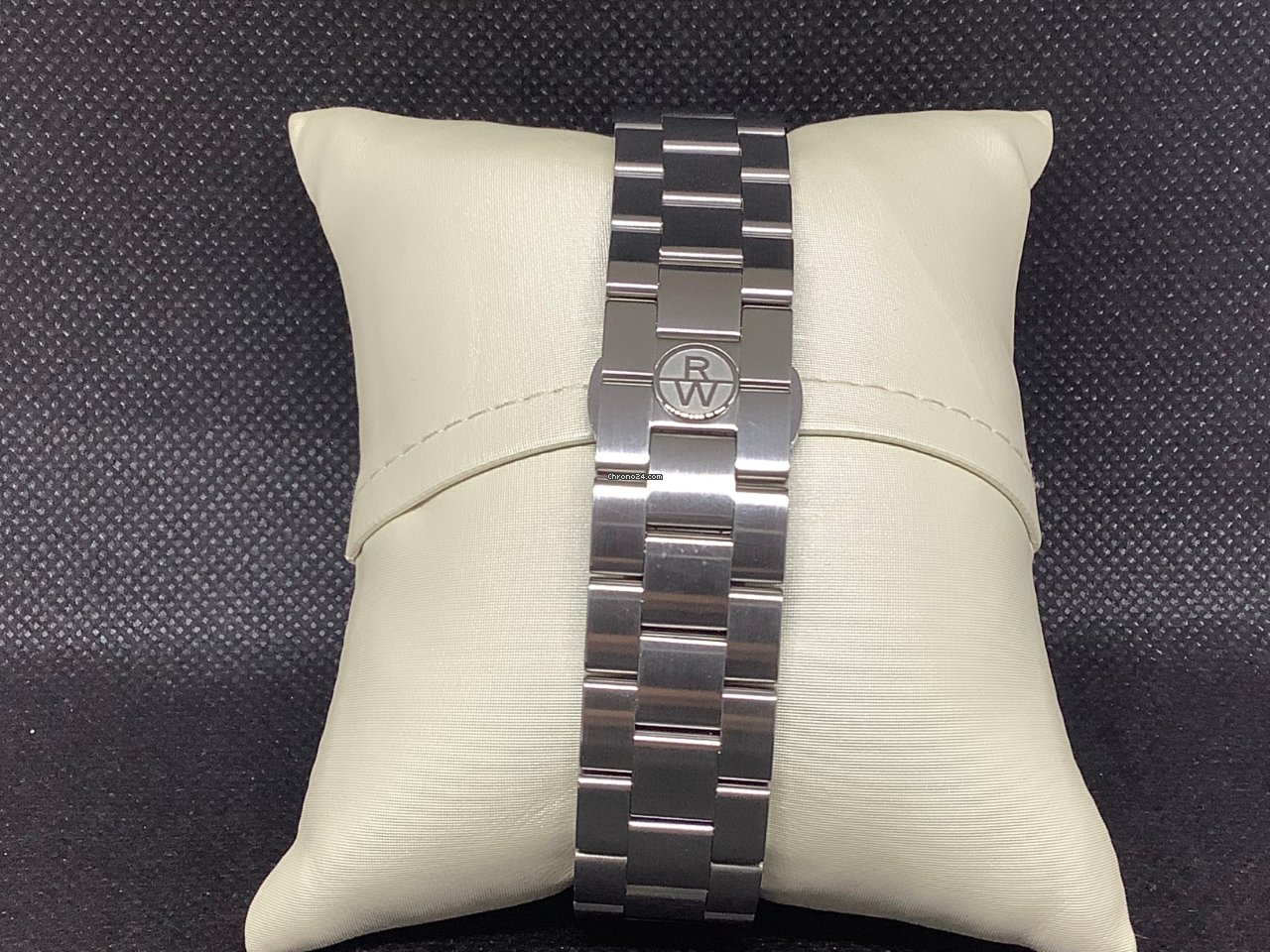 IMG_9081 Raymond Weil Mens watch Unisex Quartz Steel 8570-ST1-05207 Replica 7