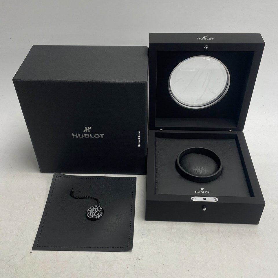 IMG_9081 Hublot Classic Fusion 45, 42, 38, 33 mm Womens watch Automatic Ceramic 568.CM.7170.CM.1204 Replica 7