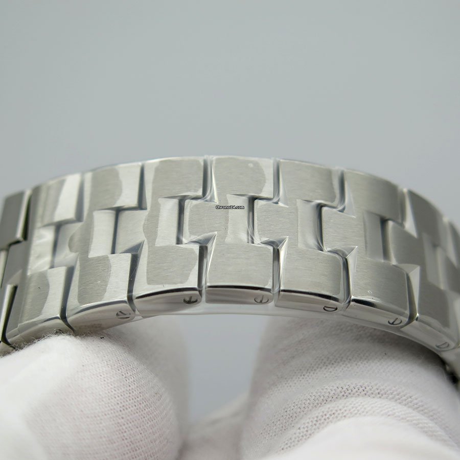 IMG_9081 Vacheron Constantin Overseas Mens watch Unisex Automatic Steel 4500V 110A-B483 Replica 7