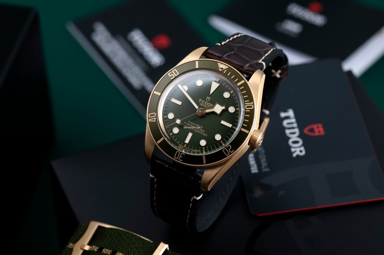 IMG_9081 Tudor Black Bay Fifty-Eight Automatic Yellow gold 79018V Replica 7