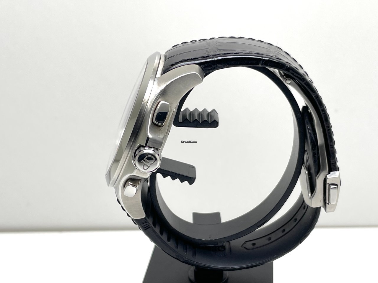 IMG_9081 Girard Perregaux Traveller Automatic Steel 49700 Replica 7
