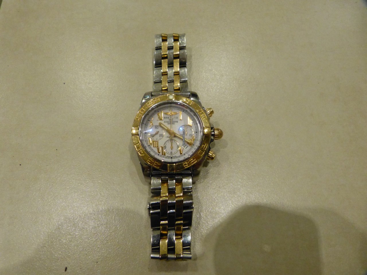 IMG_9081 Breitling Chronomat 44 Mens watch Unisex Automatic Gold Steel CB 0110 Replica 7