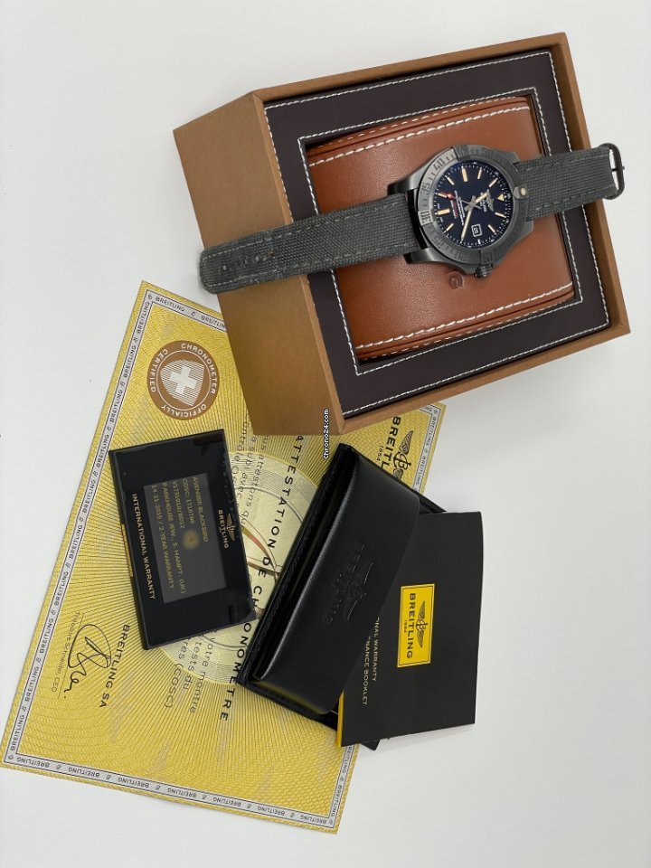 IMG_9081 Breitling Avenger Blackbird Mens watch Unisex Automatic Titanium V1731010 BD12 100W Replica 7