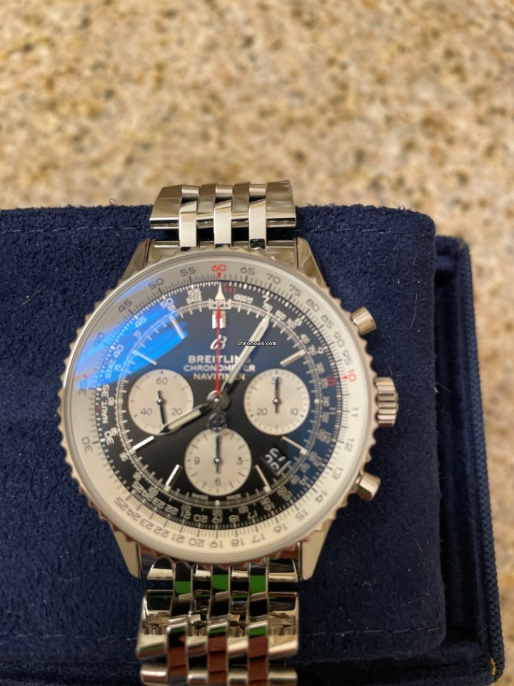 IMG_9081 Breitling Navitimer 1 B01 Chronograph 43 Mens watch Unisex Automatic Steel AB0121211B1A1 Replica 7