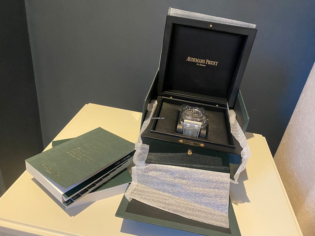 IMG_9081 Audemars Piguet Royal Oak Offshore Chronograph Mens watch Unisex Automatic Steel 26470ST.OO.A104CR.01 Replica 7