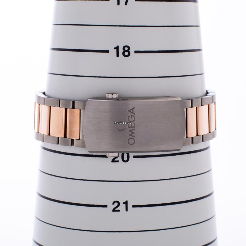 IMG_9081 Omega Seamaster 300 Mens watch Unisex Automatic Titanium 233.60.41.21.03.001 Replica 7