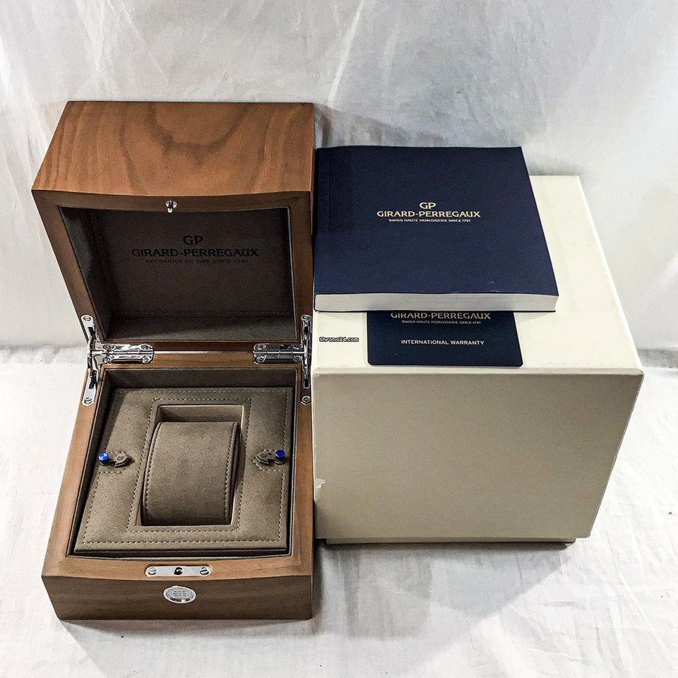 Girard Perregaux Laureato Mens watch Unisex Automatic Steel 81010-11-1750-11A Replica 7