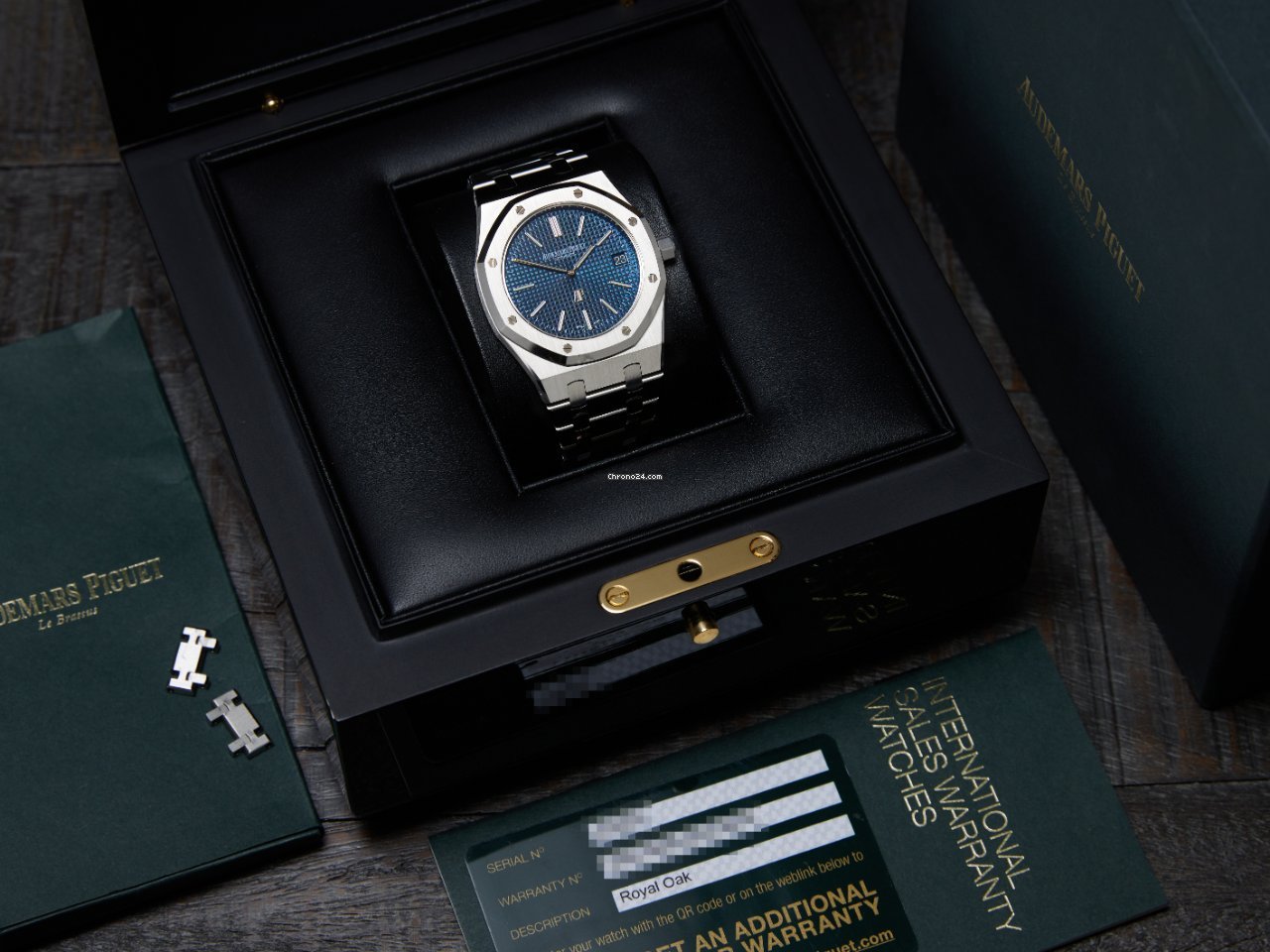 IMG_9081 Audemars Piguet Royal Oak Jumbo Mens watch Unisex Automatic Steel 15202ST.OO.1240ST.01 Replica 7