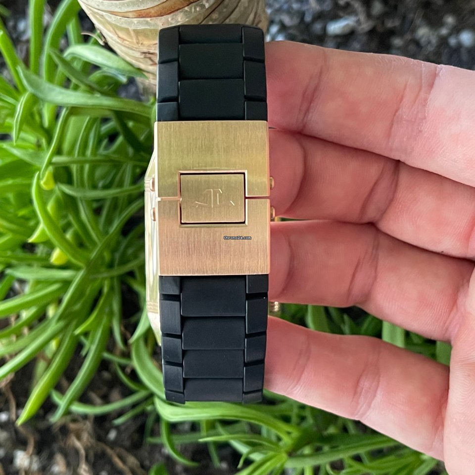 IMG_9081 Jaeger-LeCoultre Reverso Squadra Hometime Rose gold Q7002671 Replica 7