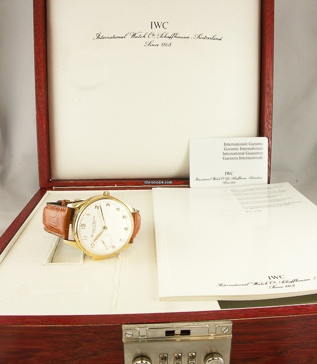 IMG_9081 IWC Portuguese Minute Repeater Mens watch Unisex Manual winding Yellow gold 5240 Replica 7