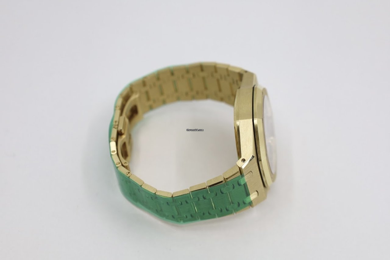 IMG_9081 Audemars Piguet Royal Oak Chronograph Mens watch Unisex Automatic Yellow gold 26331BA.OO.1220BA.01 Replica 7