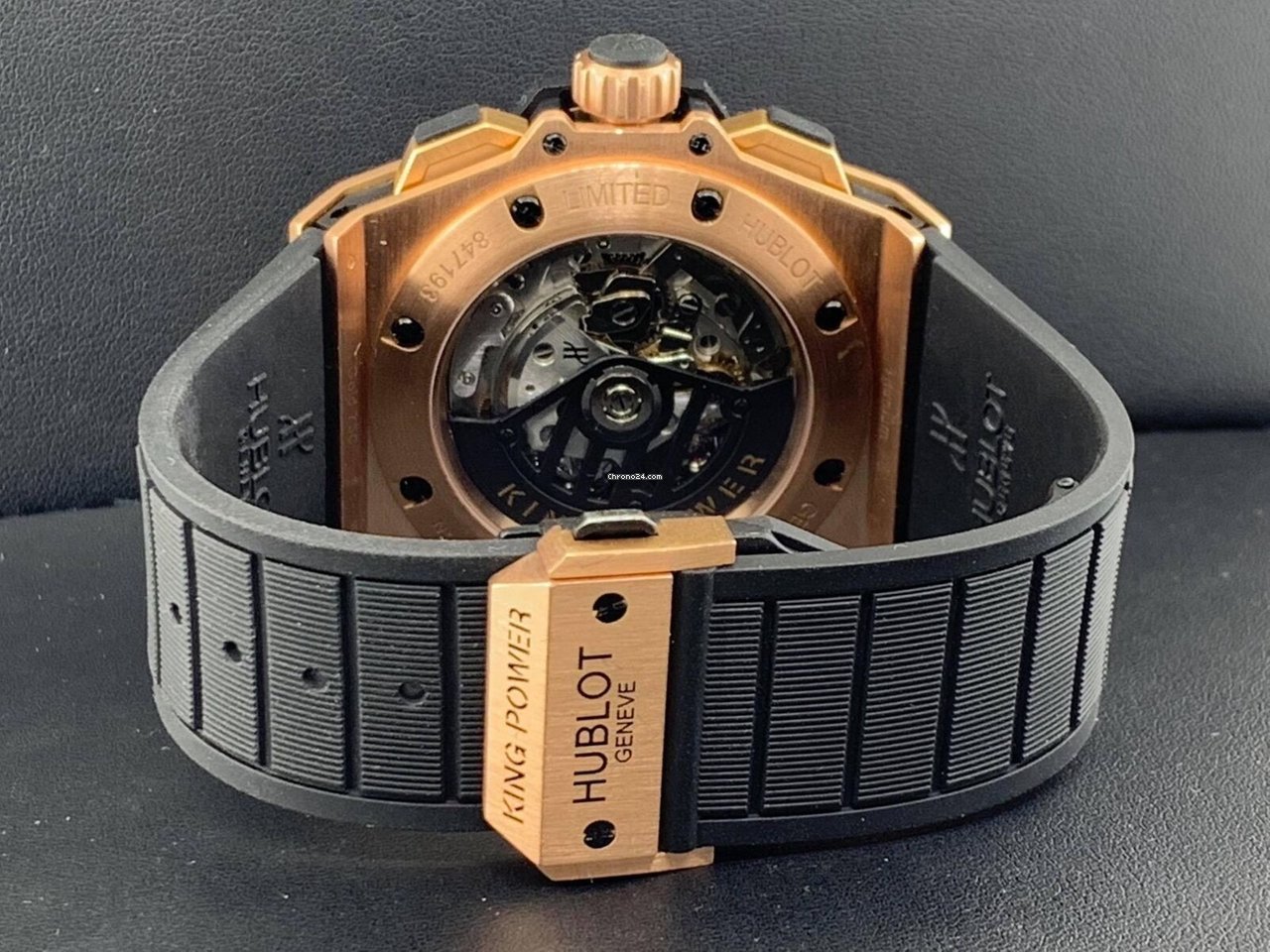 Hublot King Power Mens watch Unisex Automatic Carbon 701.QX.0140.RX Replica 8
