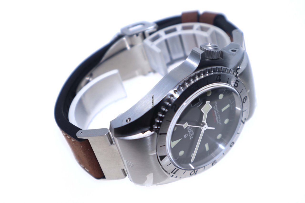 Tudor Black Bay Mens watch Unisex Automatic Steel 70150 Replica 8