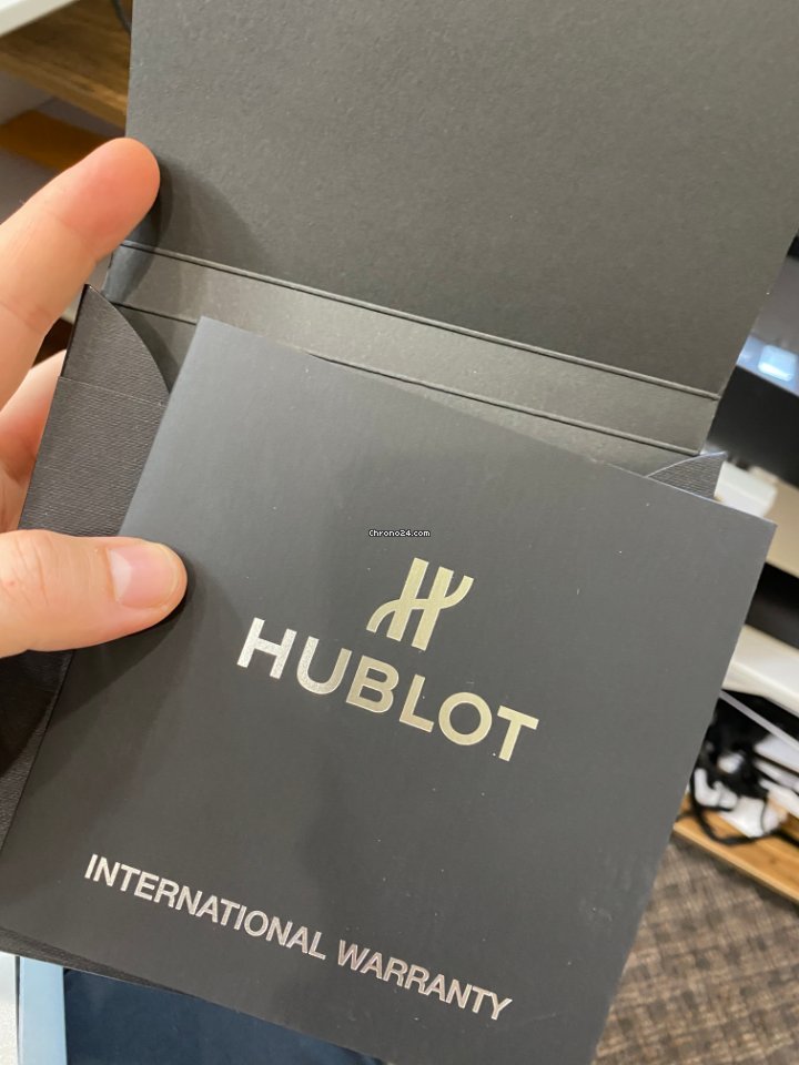 Hublot Classic Fusion 45, 42, 38, 33 mm Mens watch Unisex Automatic Ceramic 542.CM.1171.RX Replica 8