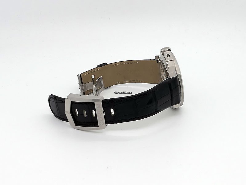 IMG_9081 Corum Admirals Cup Mens watch Unisex Manual winding Titanium 010.102.04 0001 AO15 Replica 8