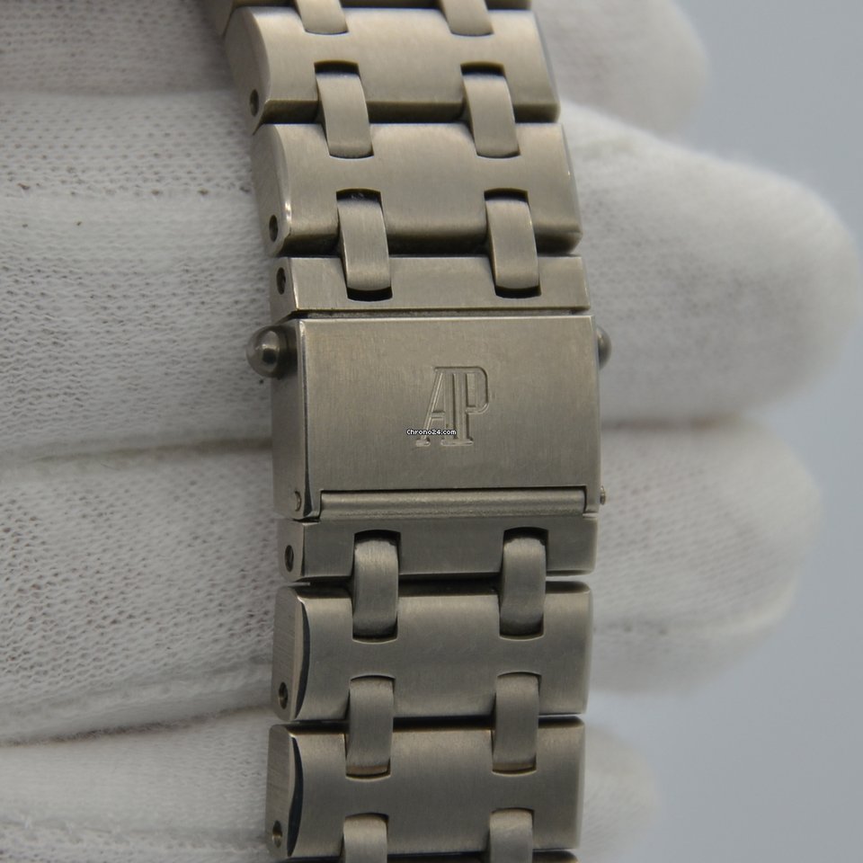 IMG_9081 Audemars Piguet Royal Oak Offshore Chronograph Mens watch Unisex Automatic Titanium 25721TI.OO.1000TI.04.A Replica 8