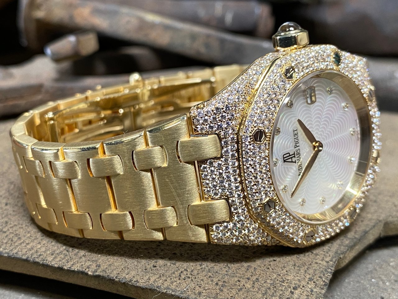 Audemars Piguet Royal Oak Lady Womens watch Quartz Yellow gold 67605BA.ZZ.D080SU.01 Replica 8