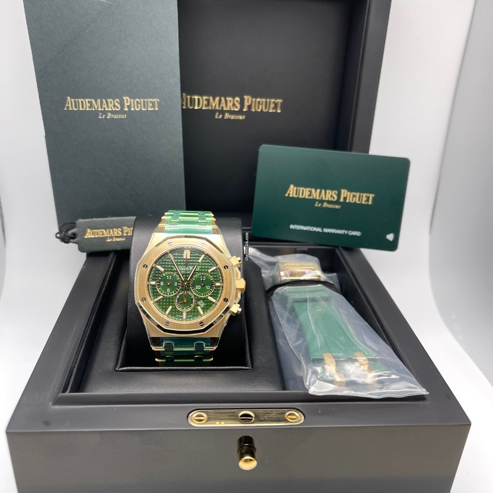 IMG_9081 Audemars Piguet Royal Oak Chronograph Mens watch Unisex Automatic Yellow gold 26331BA.OO.1220BA.02 Replica 8