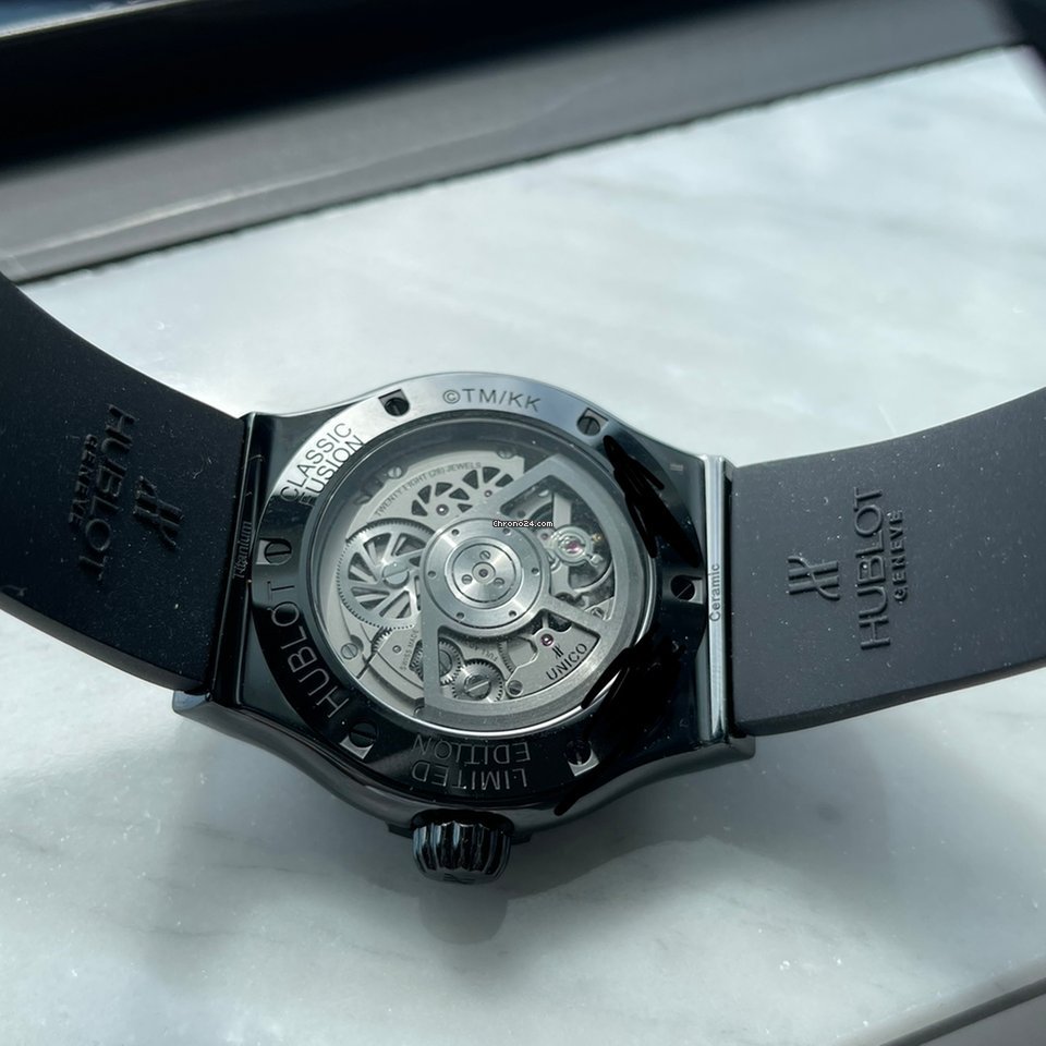 Hublot Classic Fusion 45, 42, 38, 33 mm Mens watch Unisex Automatic Ceramic 507.CX.9000.RX.TAK21 Replica 8