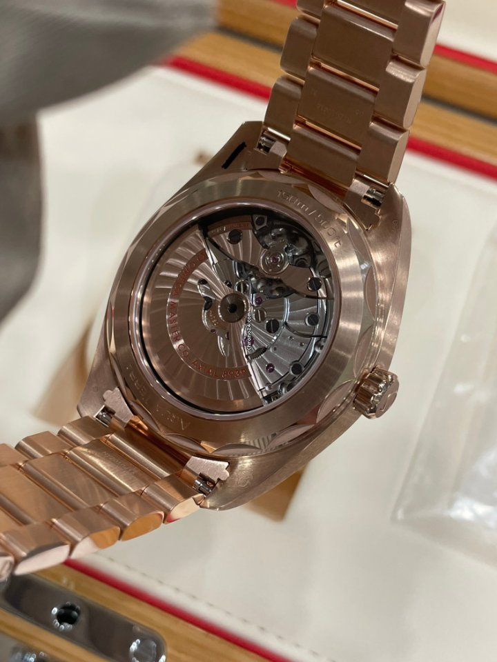 IMG_9081 Omega Seamaster Aqua Terra Mens watch Unisex Automatic Rose gold 220.50.43.22.02.001 Replica 8