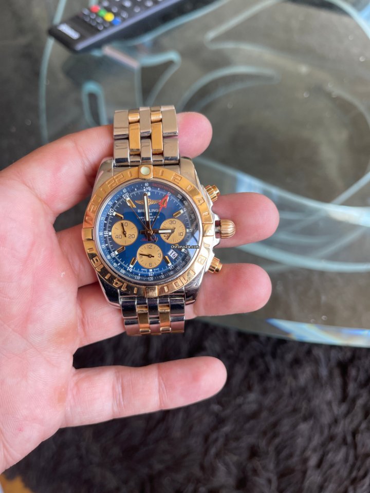 IMG_9081 Breitling Chronomat 44 GMT Mens watch Unisex Gold Steel CB042012 C858 Replica 8