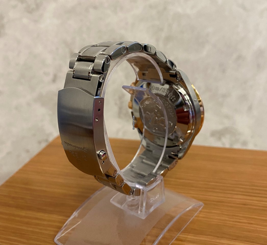 Omega Speedmaster Day Date Mens watch Unisex Automatic Gold Steel 323.21.40.44.01.001 Replica 8