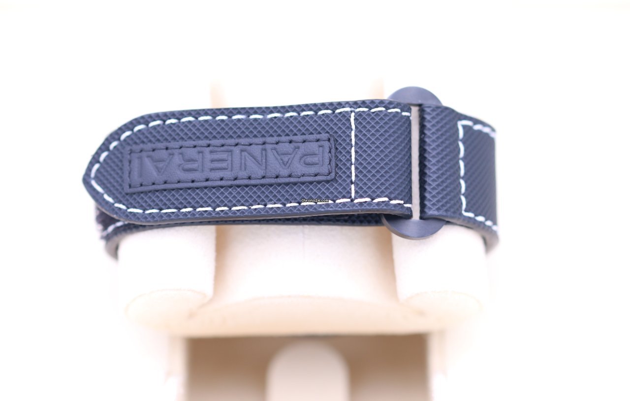 IMG_9081 Panerai Luminor Marina Mens watch Unisex Automatic Carbon PAM 01118 Replica 8