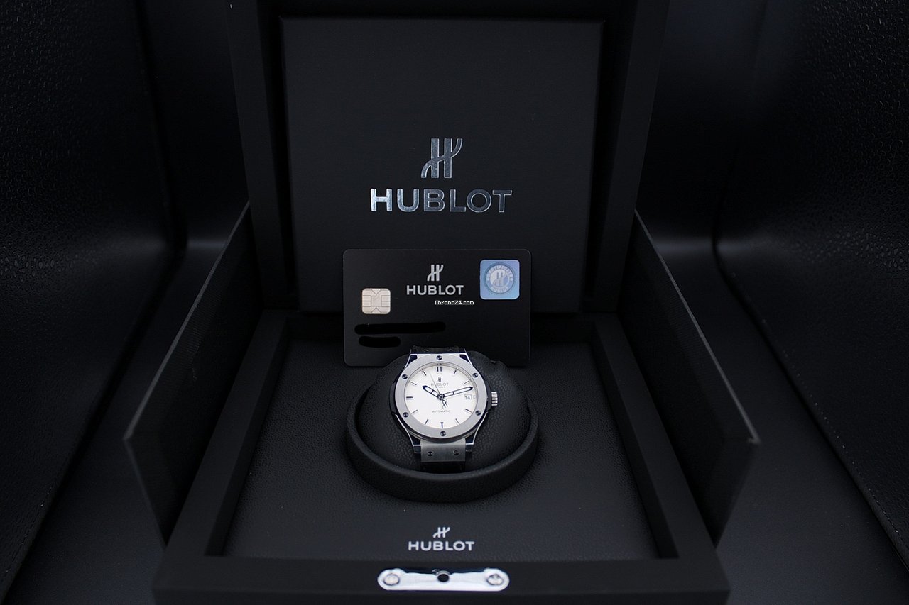 IMG_9081 Hublot Classic Fusion 45, 42, 38, 33 mm Mens watch Unisex Automatic Titanium 565.NX.2610.LR Replica 8