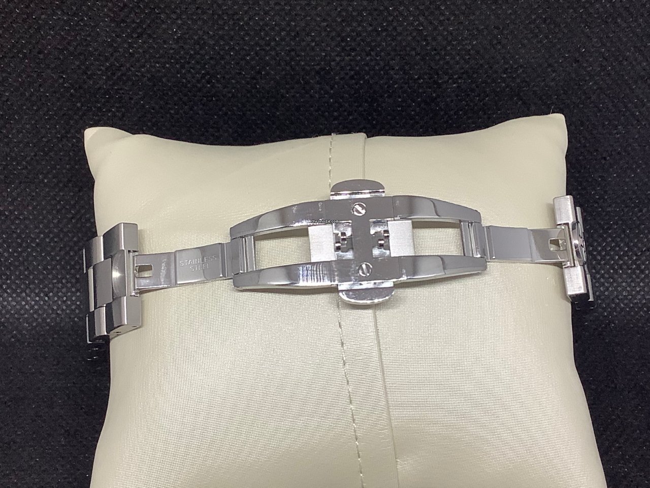 IMG_9081 Raymond Weil Mens watch Unisex Quartz Steel 8570-ST1-05207 Replica 8