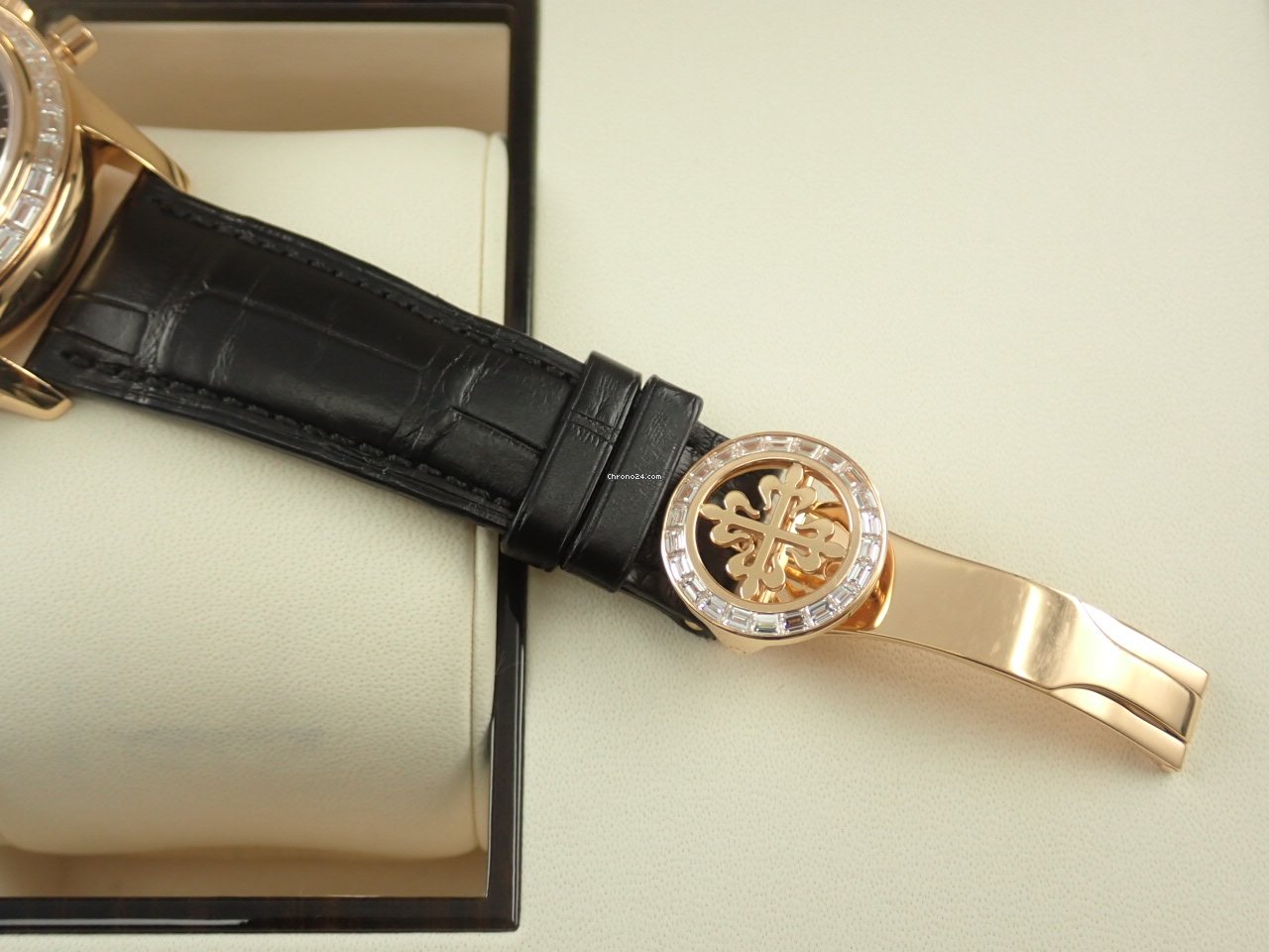 IMG_9081 Patek Philippe Annual Calendar Chronograph Automatic Red gold 5961R Replica 8
