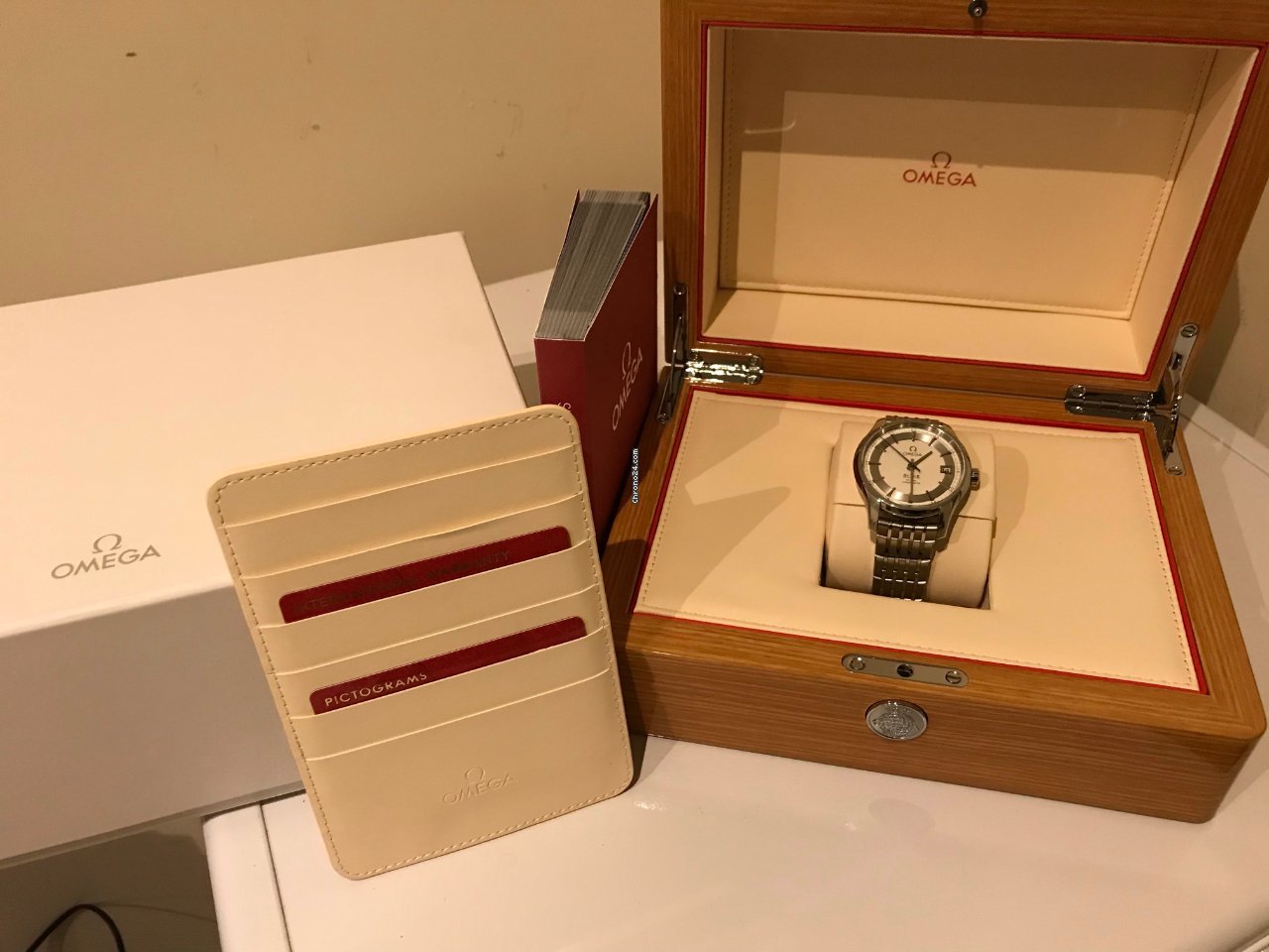 Omega De Ville Hour Vision Mens watch Unisex Automatic Steel 431.30.41.21.02.001 Replica 8