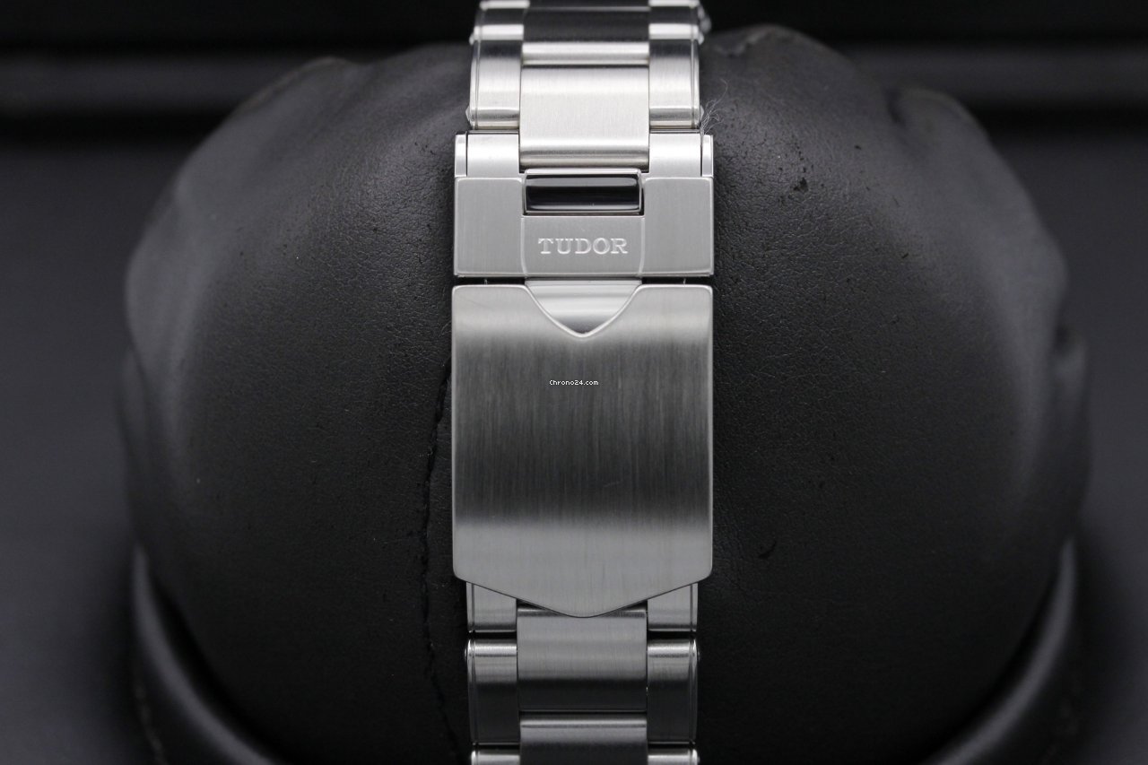 IMG_9081 Tudor Black Bay Steel 79230 Replica 8
