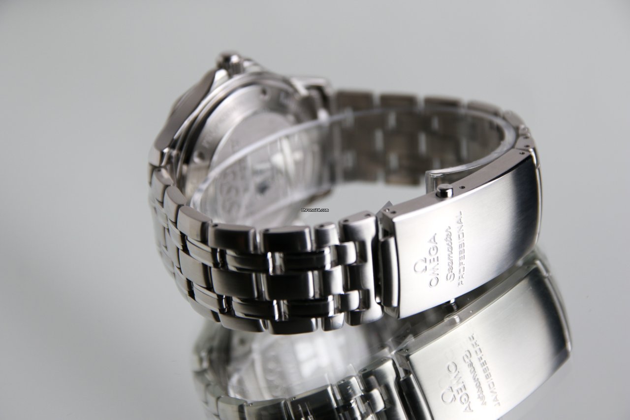 Omega Seamaster Diver 300 M Mens watch Unisex Automatic Steel 212.30.41.20.04.001 Replica 8