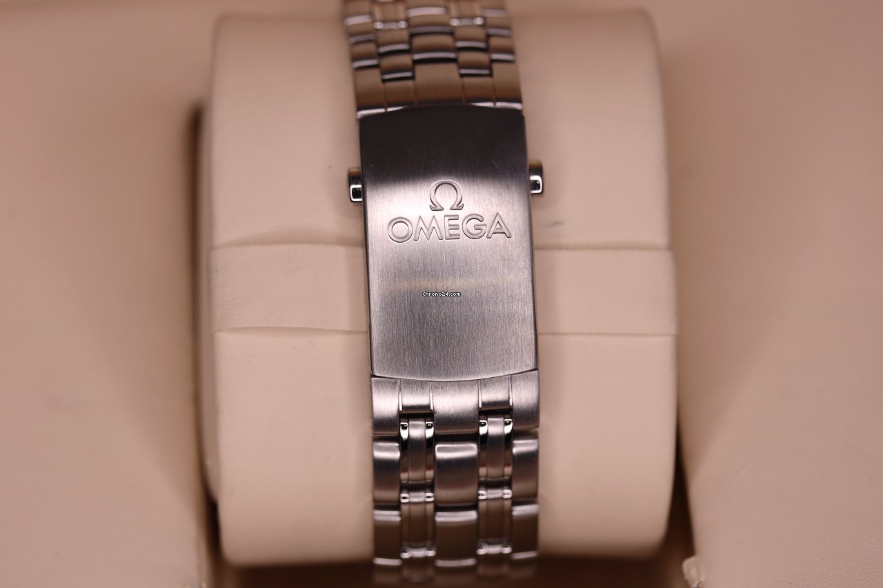 Omega Seamaster Diver 300 M Mens watch Unisex Automatic Steel 212.30.44.50.01.001 Replica 8