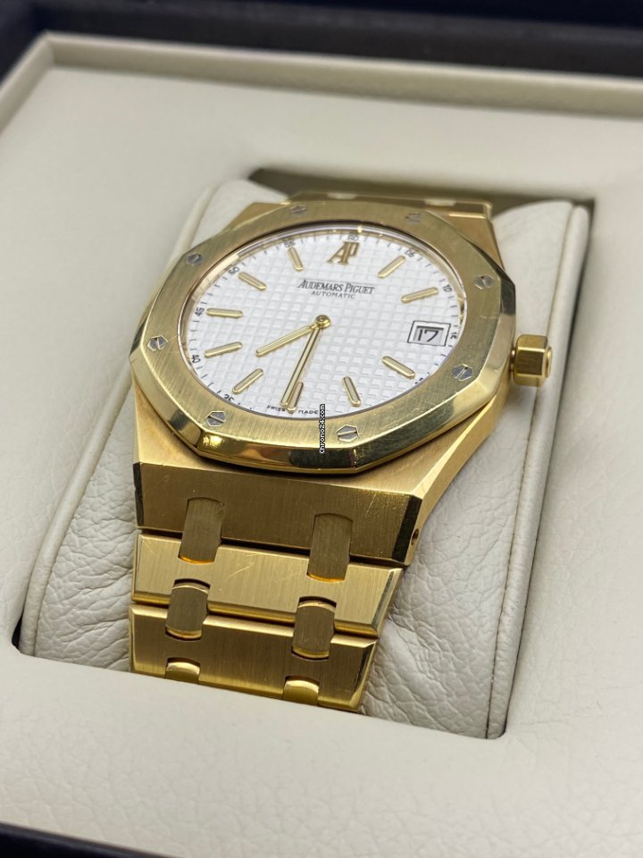IMG_9081 Audemars Piguet Royal Oak Jumbo Mens watch Unisex Automatic Yellow gold 15202BA.OO.0944BA.01 Replica 8